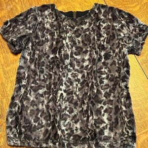Beautiful on…..Leopard cap sleeve!